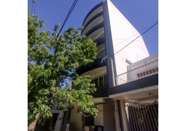 Estudio Lacerra Vende Semi piso al frente en excelente zona de la Ciudad de La Plata